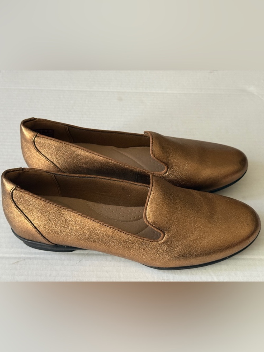 Clarks Collection Sara Poppy Metallic Bronze Leather Flats /Loafers Women's Sz 8